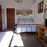 Black Prázdninový dům Moutsoúna